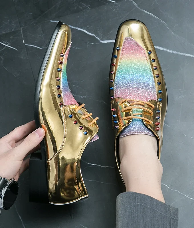 Men Formal Shoes Luxury Brand High Quality Point Toe Chelsea Shoes for Men Rivet Glitter Leather Party Shoes Zapatos De Vestir