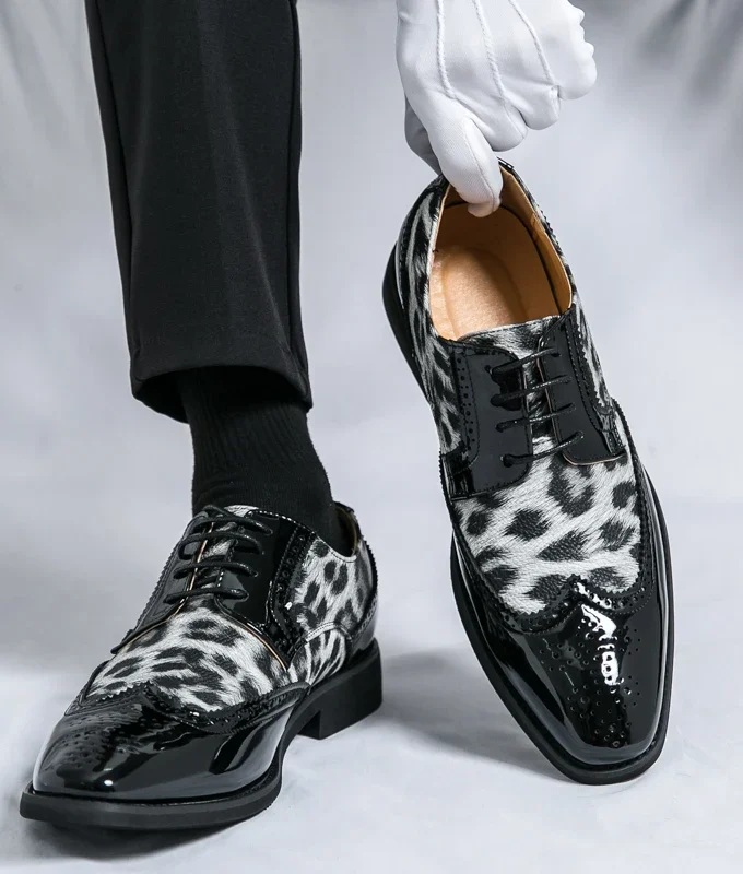 Classy Leopard Print Derby Leather Men Shoes Luxury Brogue Lace-up Pointed Toe Shoe Men Wedding Party Stage Casual Shoes for Men