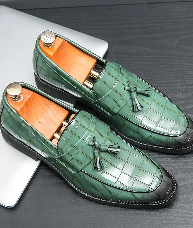 Men New Trend Fashion Loafers Casual Fashion Versatile Tassel Leather Business Dress Party Wedding Comfortable Walking Shoes