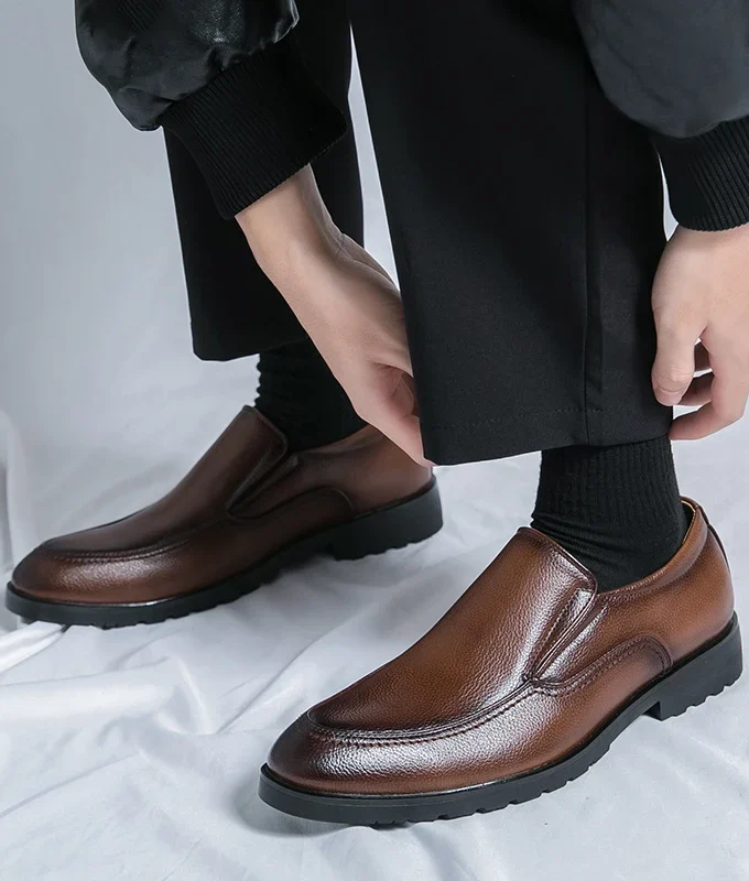 Man 2024 Fashion Formal Loafers New Comfy Men Flats Soft Sole Leather High Quality Style Men Business Dating Loafers Work Shoes